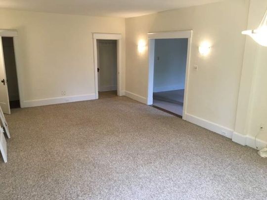 202-67 Sydenham St. - 2 bed, 1 bath - Photo 1