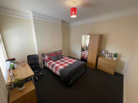 6 bedroom house to rent - Photo 2