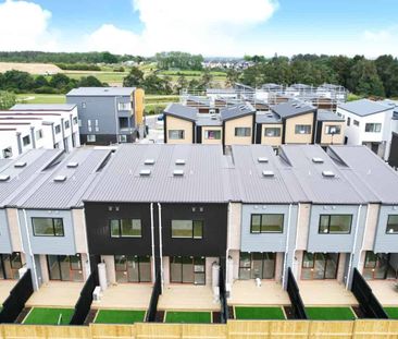 Stylish 2-Bedroom Townhouse in Flat Bush - Photo 5