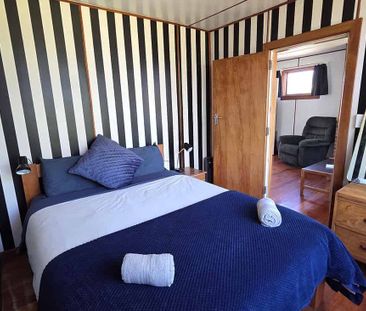 Furnished 2 bedroom by the beach - Photo 4