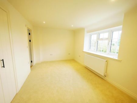 3 bedroom detached house to rent - Photo 3