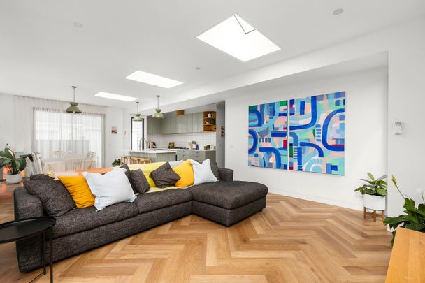 8 Dixon Street, Pascoe Vale VIC 3044 - Photo 1