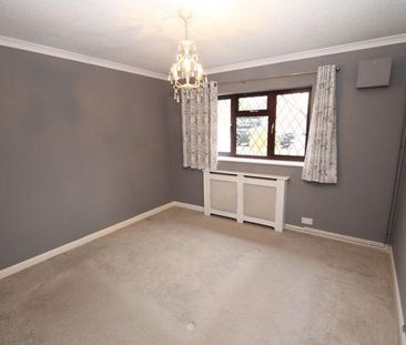 2 bedroom semi-detached bungalow to rent - Photo 6