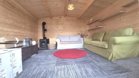 3 bedroom semi-detached house to rent - Photo 3