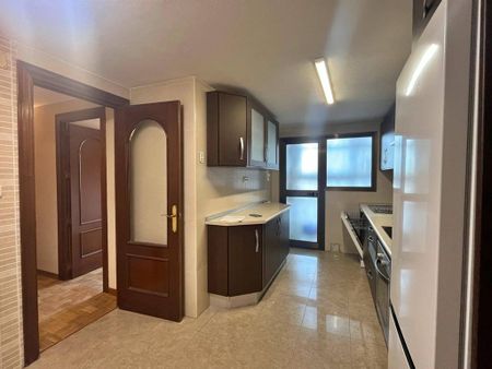 5 room luxury Flat for rent in Málaga, Spain - Photo 4