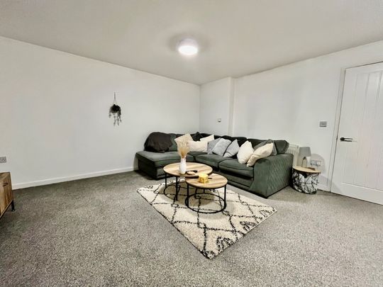 Stanks Drive, Leeds - Photo 1