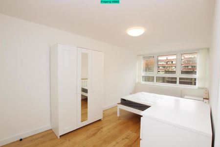 3 bedroom flat to rent - Photo 4