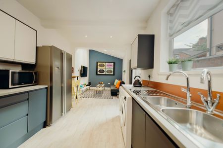 6 Bed End Terrace, Briton Street, LE3 - Photo 2