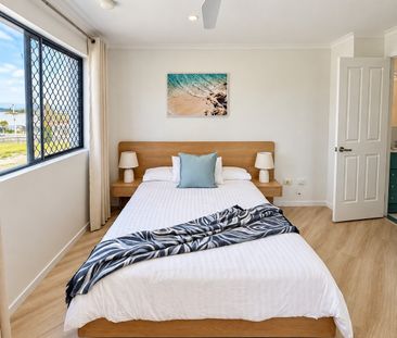 Fully Furnished Beachside Apartment - Available Now - Photo 6
