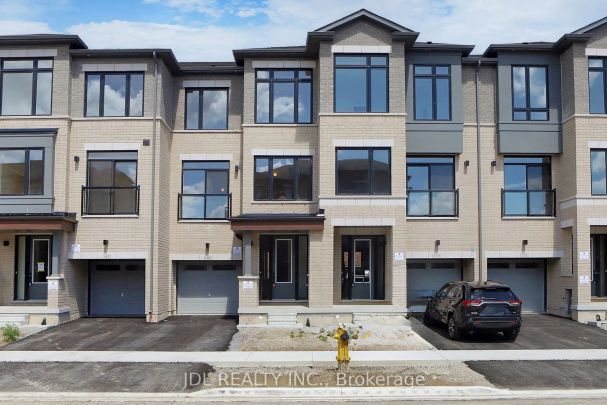 Condo Townhouse For Lease | N9249432 - Photo 1