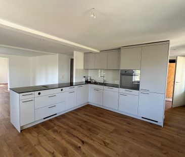 Neu renovierte 3.5-Zimmerwohnung in charmantem Bauernhaus im Grünen - Photo 5