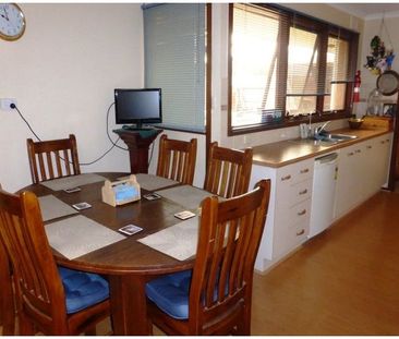 Large 4 bedroom home available soon – registrations and enquiries b... - Photo 2