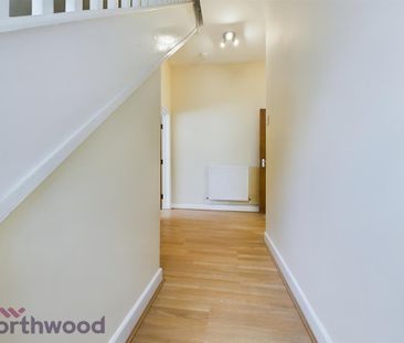 5 bedroom semi-detached house to rent - Photo 5