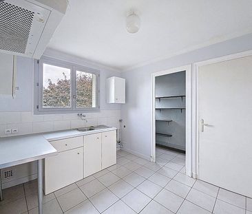 Location appartement 4 pièces 69 m² à Bourg-en-Bresse (01000) - Photo 2