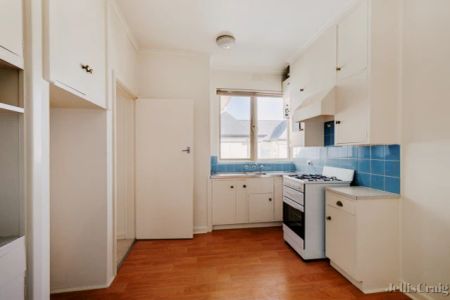 2 Bed, 1 Bath - Photo 5