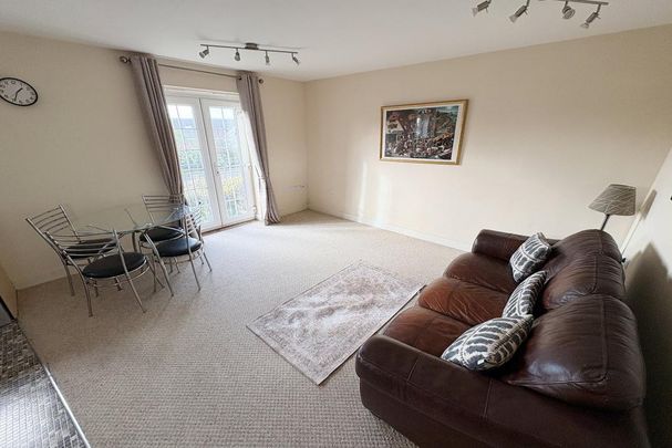 2 bedroom flat to rent - Photo 1