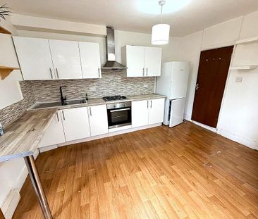 4 bedroom terraced house to rent - Photo 5