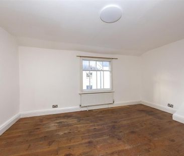 2 bedroom maisonette to rent - Photo 5