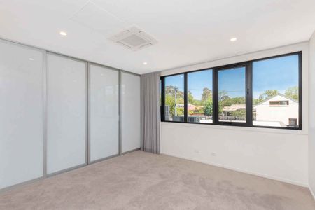 North Oriented Luxury Home with Dream Wardrobes - Photo 5