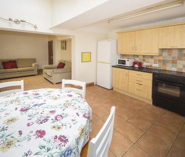 Room 3, 185 Dunluce Avenue, Belfast, BT9 7AX - Photo 1