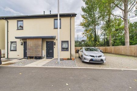 2 bedroom semi-detached house to rent - Photo 2
