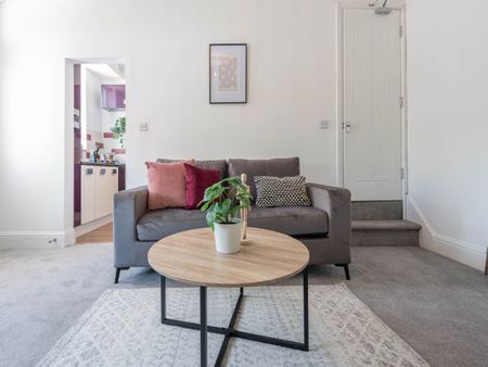 Lastingham Road, Bramley, Leeds - Photo 4