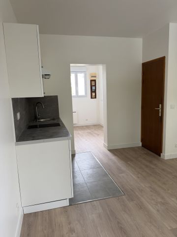 Location Appartement 1 pièce 22m² ST MAUR DES FOSSES 94210 - Photo 2