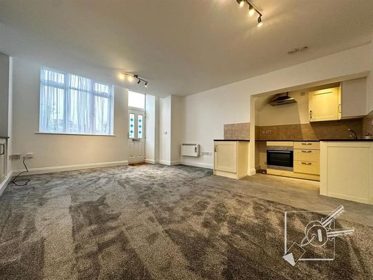 1 bedroom ground floor flat to rent - Photo 1