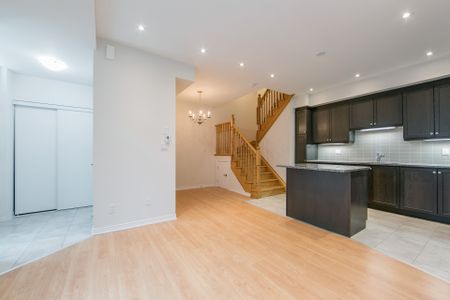 For Lease - 23 Applewood Lane Unit# 79, Toronto, Ontario - Photo 3