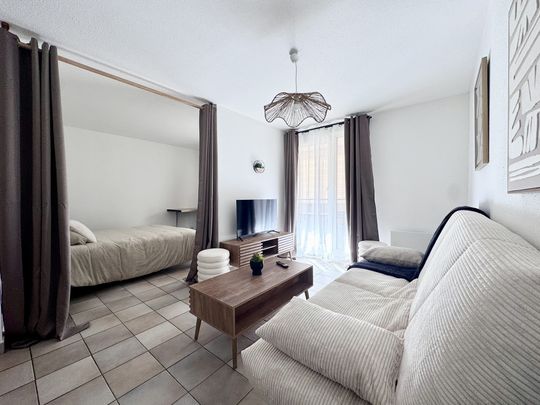 NIMES / FEUCHERE - T1 BIS MEUBLÉ RENEOVÉ AVEC BALCON ET PARKING - Photo 1