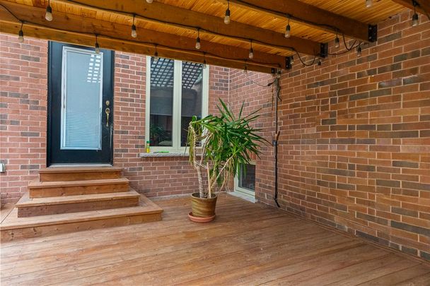 For Lease - 1086 MISSISSAUGA VALLEY Boulevard Unit# UPPER, Mississauga, Ontario - Photo 1