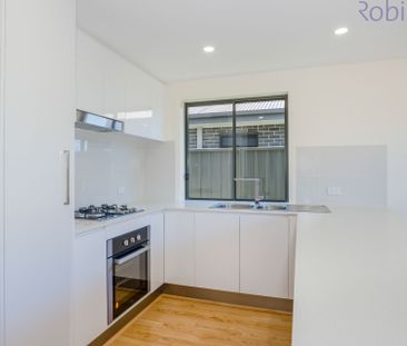Modern townhouse with double garage, and your pet may be welcome! - Photo 6