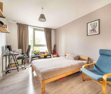 New Willow House, Plaistow, E13 - Photo 3