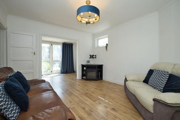 2 bedroom bungalow to rent - Photo 1