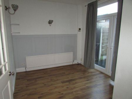 2 bedroom terraced house to rent - Photo 2
