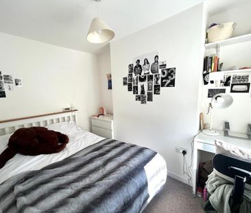 3 bedroom terraced house to rent - Photo 2