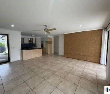 Spacious Family Home on a 719sqm Corner Block – 6-Month Lease Only!... - Photo 1