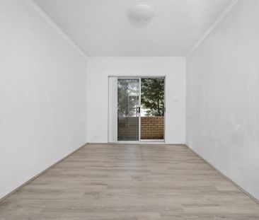 Well-Presented Two-Bedroom Apartment with Double Lock-Up Garage - Photo 4