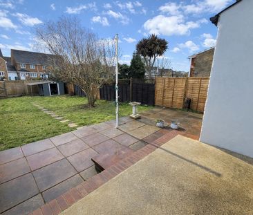 2 bedroom semi-detached house to rent - Photo 5