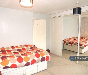 2 bedroom maisonette to rent - Photo 2