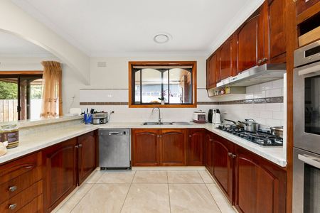 57 Graham Road, Viewbank VIC 3084 - Photo 2