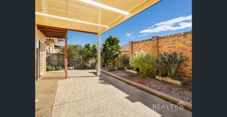 Superb multi level townhouse - Mansfield State High Catchment - Photo 4