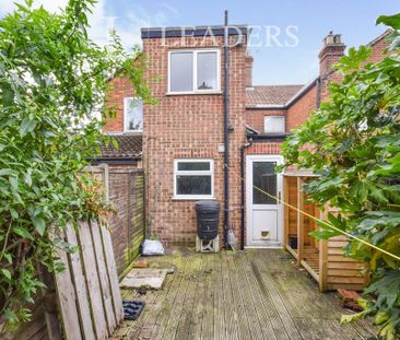 3 bedroom terraced house to rent - Photo 2