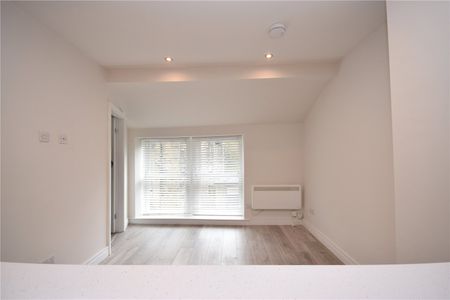 6A, Town Street, Yeadon, Leeds, LS19 7EQ - Photo 3