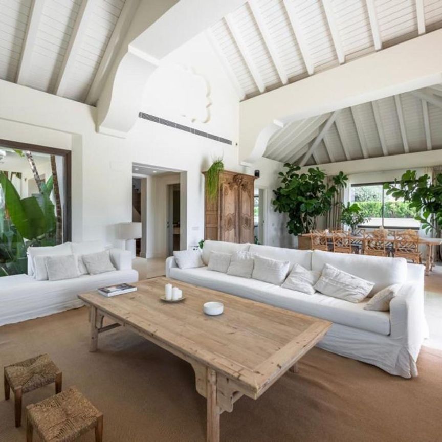 Detached Villa in The Golden Mile - Photo 1