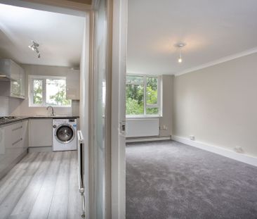 Available unfurnished from 26/11/2025 - Photo 4