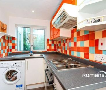 Queens Road, Aldershot, Hampshire, GU11 - Photo 6