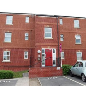 Disraeli Crescent, Squires Court, Ilkeston, Derbyshire, DE7 - Photo 2