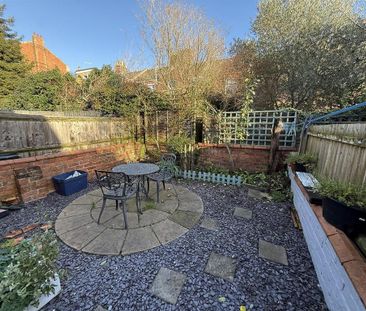 3 bedroom terraced house to rent - Photo 4