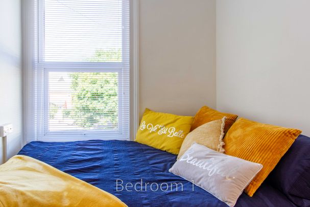 Room 1 - Photo 1